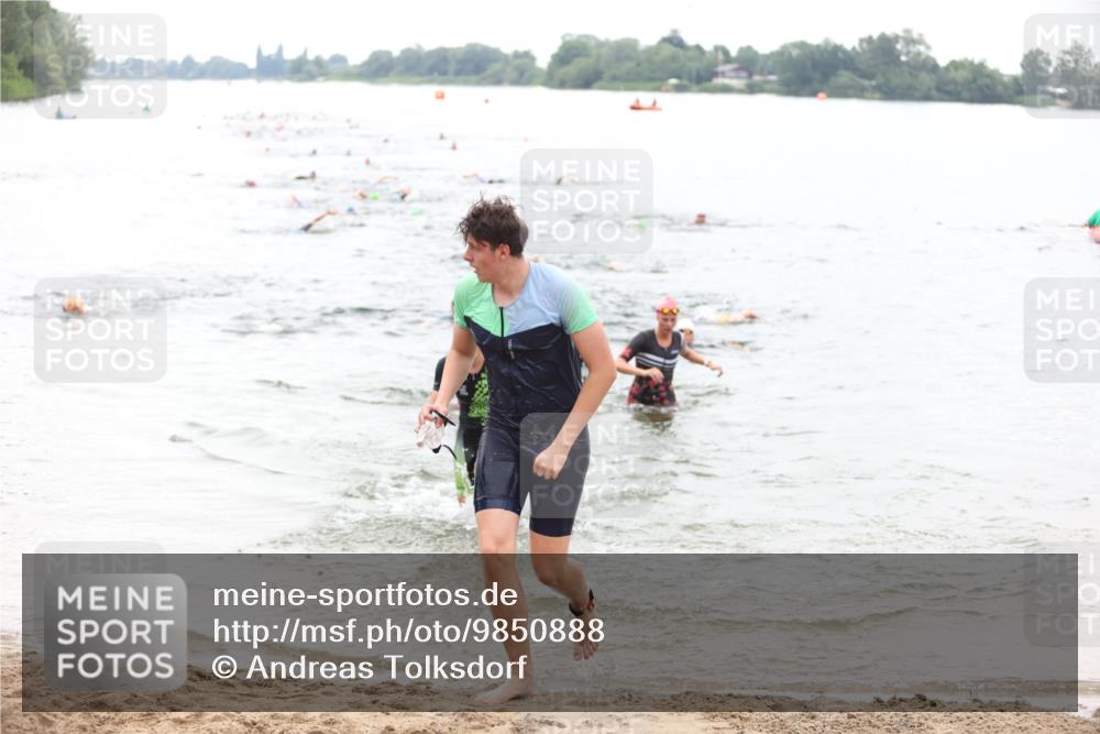 21.06.2026 - 29. Vierlanden-Triathlon Andreas Tolksdorf http://msf.ph/oto/9850888 21.06.2026 10:16:38 Schwimmen 328, 384, 540, 577, 604, 613, 622 meine-sportfotos.de