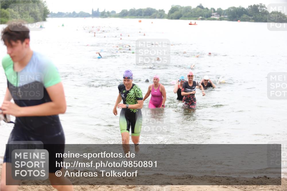 21.06.2026 - 29. Vierlanden-Triathlon Andreas Tolksdorf http://msf.ph/oto/9850891 21.06.2026 10:16:39 Schwimmen 328, 384, 388, 506, 540, 577, 604, 613, 622 meine-sportfotos.de