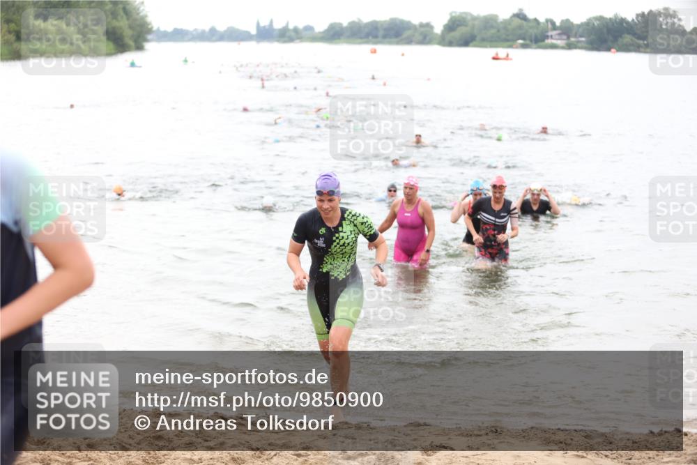 21.06.2026 - 29. Vierlanden-Triathlon Andreas Tolksdorf http://msf.ph/oto/9850900 21.06.2026 10:16:39 Schwimmen 328, 384, 388, 506, 540, 577, 604, 613, 622 meine-sportfotos.de