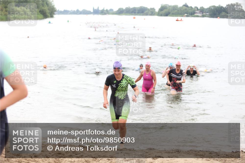 21.06.2026 - 29. Vierlanden-Triathlon Andreas Tolksdorf http://msf.ph/oto/9850903 21.06.2026 10:16:39 Schwimmen 328, 384, 388, 506, 540, 577, 604, 613, 622 meine-sportfotos.de
