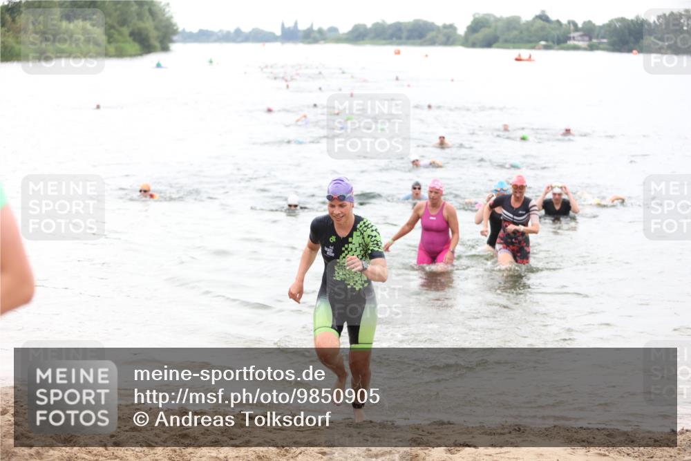 21.06.2026 - 29. Vierlanden-Triathlon Andreas Tolksdorf http://msf.ph/oto/9850905 21.06.2026 10:16:39 Schwimmen 328, 384, 388, 506, 540, 577, 604, 613, 622 meine-sportfotos.de