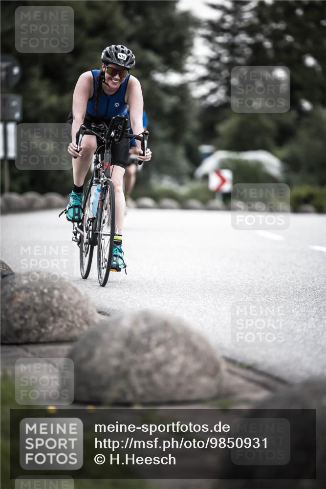 21.06.2026 - 29. Vierlanden-Triathlon H.Heesch http://msf.ph/oto/9850931 21.06.2026 10:27:47 Radfahren 272, 515, 615 meine-sportfotos.de