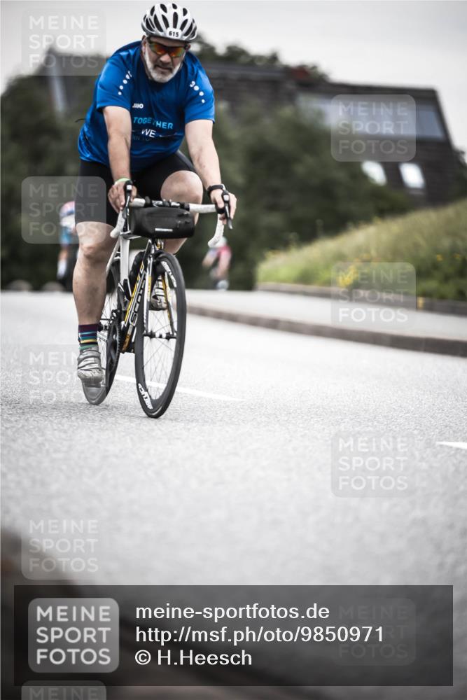 21.06.2026 - 29. Vierlanden-Triathlon H.Heesch http://msf.ph/oto/9850971 21.06.2026 10:27:49 Radfahren 272, 515, 615 meine-sportfotos.de