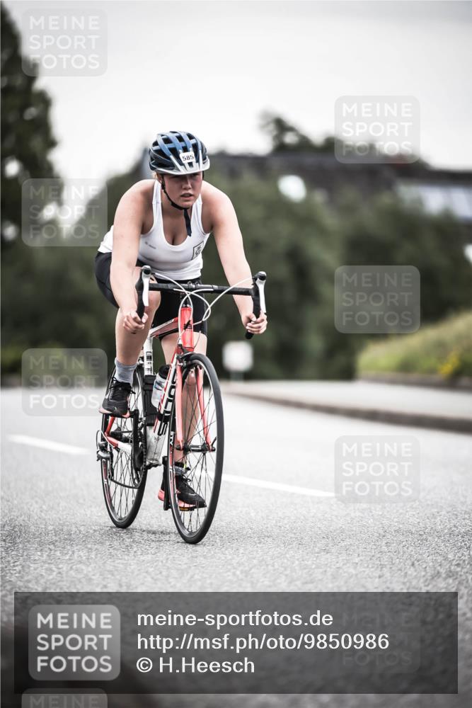 21.06.2026 - 29. Vierlanden-Triathlon H.Heesch http://msf.ph/oto/9850986 21.06.2026 10:28:03 Radfahren 267, 514, 543, 585 meine-sportfotos.de