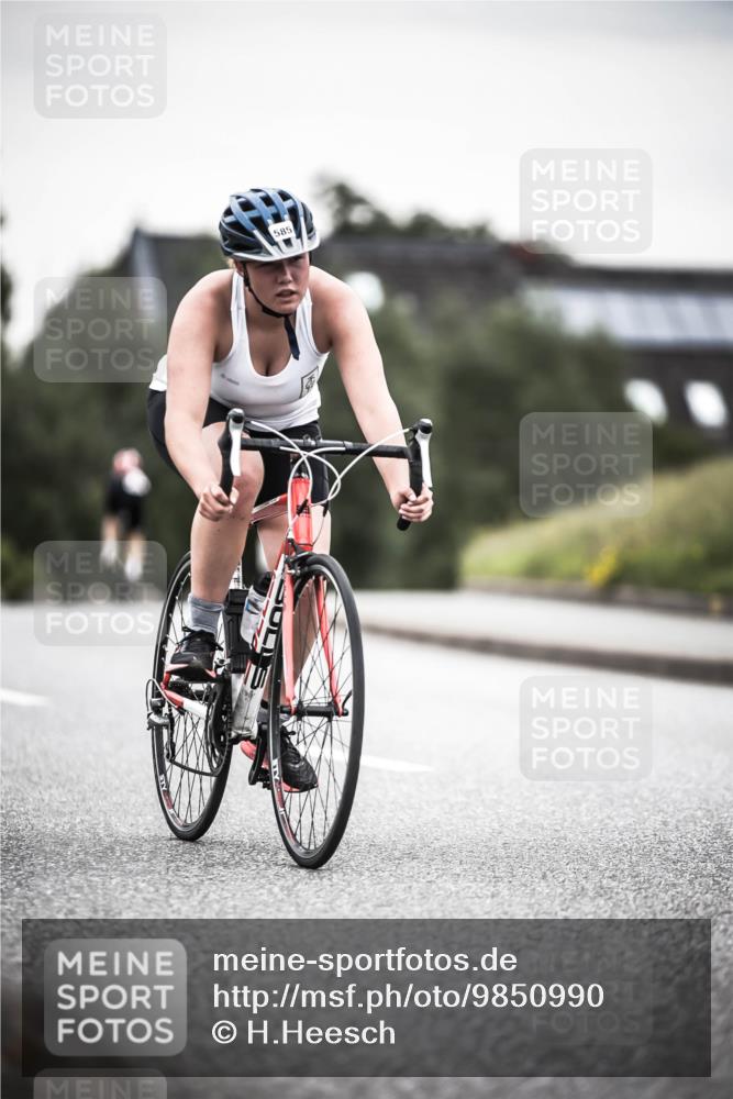 21.06.2026 - 29. Vierlanden-Triathlon H.Heesch http://msf.ph/oto/9850990 21.06.2026 10:28:03 Radfahren 267, 514, 543, 585 meine-sportfotos.de