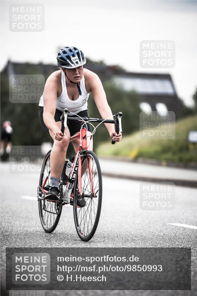 21.06.2026 - 29. Vierlanden-Triathlon H.Heesch http://msf.ph/oto/9850993 21.06.2026 10:28:03 Radfahren 267, 514, 543, 585 meine-sportfotos.de