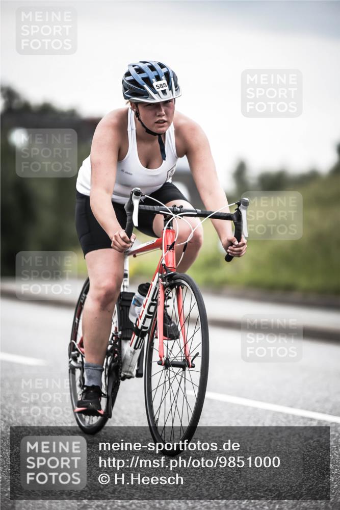 21.06.2026 - 29. Vierlanden-Triathlon H.Heesch http://msf.ph/oto/9851000 21.06.2026 10:28:04 Radfahren 267, 514, 585 meine-sportfotos.de