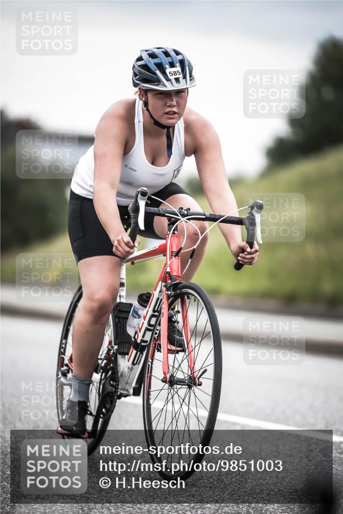 21.06.2026 - 29. Vierlanden-Triathlon H.Heesch http://msf.ph/oto/9851003 21.06.2026 10:28:04 Radfahren 267, 514, 585 meine-sportfotos.de