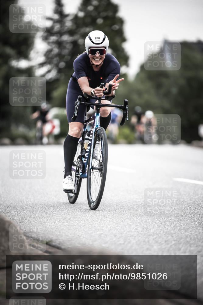 21.06.2026 - 29. Vierlanden-Triathlon H.Heesch http://msf.ph/oto/9851026 21.06.2026 10:28:14 Radfahren 21, 233, 267, 268, 368, 538, 575 meine-sportfotos.de