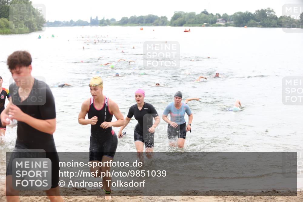 21.06.2026 - 29. Vierlanden-Triathlon Andreas Tolksdorf http://msf.ph/oto/9851039 21.06.2026 10:16:51 Schwimmen 328, 374, 388, 485, 506, 515, 536, 538, 604, 613, 622 meine-sportfotos.de
