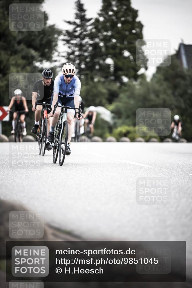 21.06.2026 - 29. Vierlanden-Triathlon H.Heesch http://msf.ph/oto/9851045 21.06.2026 10:28:19 Radfahren 79, 368, 538, 567, 574, 575, 582, 590 meine-sportfotos.de
