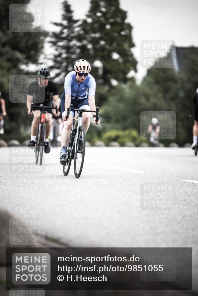 21.06.2026 - 29. Vierlanden-Triathlon H.Heesch http://msf.ph/oto/9851055 21.06.2026 10:28:20 Radfahren 4, 79, 368, 538, 567, 574, 575, 582, 590, 608 meine-sportfotos.de