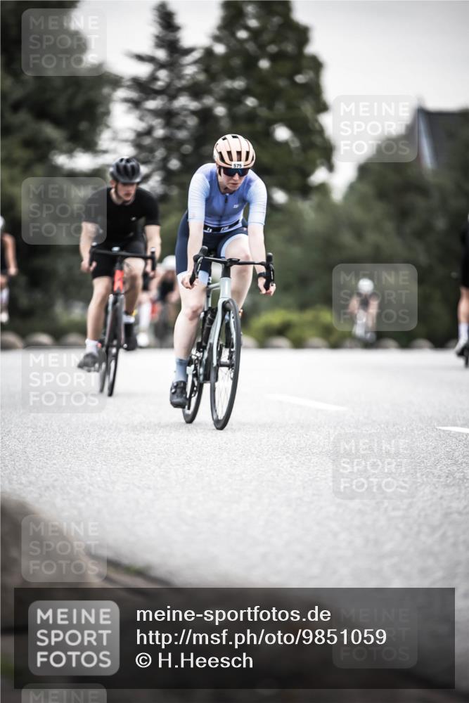 21.06.2026 - 29. Vierlanden-Triathlon H.Heesch http://msf.ph/oto/9851059 21.06.2026 10:28:20 Radfahren 4, 79, 368, 538, 567, 574, 575, 582, 590, 608 meine-sportfotos.de