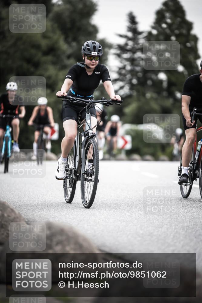 21.06.2026 - 29. Vierlanden-Triathlon H.Heesch http://msf.ph/oto/9851062 21.06.2026 10:28:21 Radfahren 4, 79, 368, 481, 538, 567, 574, 575, 582, 590, 608 meine-sportfotos.de