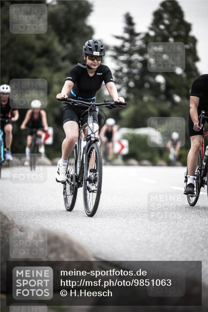 21.06.2026 - 29. Vierlanden-Triathlon H.Heesch http://msf.ph/oto/9851063 21.06.2026 10:28:21 Radfahren 4, 79, 368, 481, 538, 567, 574, 575, 582, 590, 608 meine-sportfotos.de