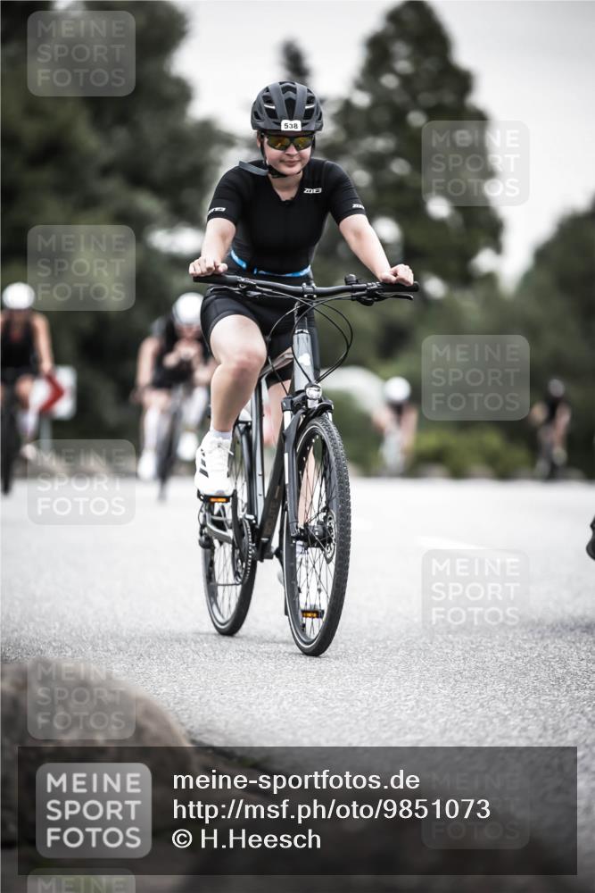 21.06.2026 - 29. Vierlanden-Triathlon H.Heesch http://msf.ph/oto/9851073 21.06.2026 10:28:21 Radfahren 4, 79, 368, 481, 538, 567, 574, 575, 582, 590, 608 meine-sportfotos.de
