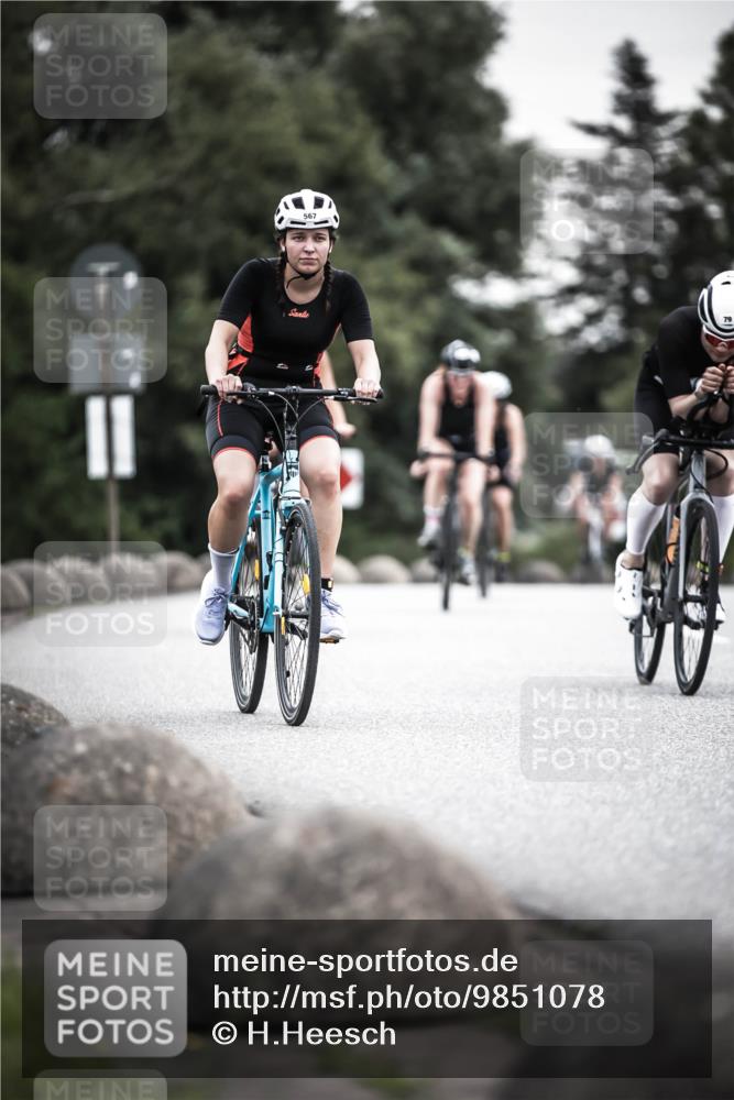 21.06.2026 - 29. Vierlanden-Triathlon H.Heesch http://msf.ph/oto/9851078 21.06.2026 10:28:22 Radfahren 4, 51, 55, 79, 368, 481, 538, 567, 574, 575, 582, 590, 606, 608 meine-sportfotos.de