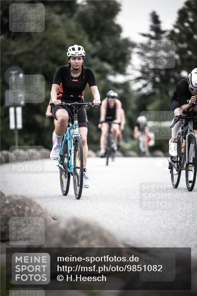 21.06.2026 - 29. Vierlanden-Triathlon H.Heesch http://msf.ph/oto/9851082 21.06.2026 10:28:23 Radfahren 4, 51, 55, 61, 78, 79, 368, 481, 538, 567, 574, 575, 582, 590, 606, 608 meine-sportfotos.de