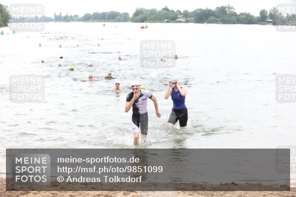 21.06.2026 - 29. Vierlanden-Triathlon Andreas Tolksdorf http://msf.ph/oto/9851099 21.06.2026 10:16:57 Schwimmen 374, 480, 485, 515, 536, 538 meine-sportfotos.de