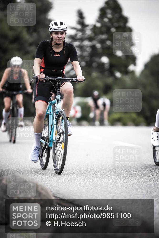 21.06.2026 - 29. Vierlanden-Triathlon H.Heesch http://msf.ph/oto/9851100 21.06.2026 10:28:23 Radfahren 4, 51, 55, 61, 78, 79, 368, 481, 538, 567, 574, 575, 582, 590, 606, 608 meine-sportfotos.de