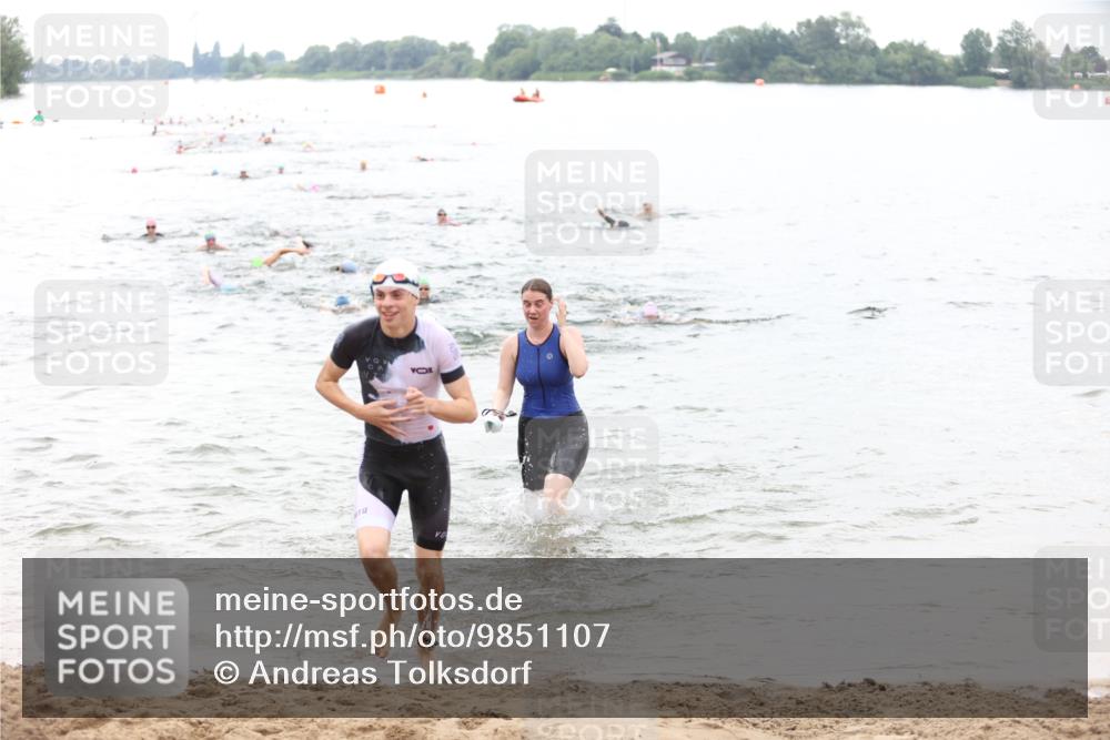 21.06.2026 - 29. Vierlanden-Triathlon Andreas Tolksdorf http://msf.ph/oto/9851107 21.06.2026 10:16:59 Schwimmen 374, 480, 485, 515, 536, 625 meine-sportfotos.de