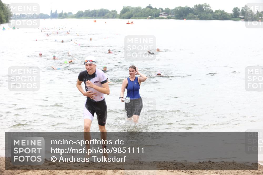 21.06.2026 - 29. Vierlanden-Triathlon Andreas Tolksdorf http://msf.ph/oto/9851111 21.06.2026 10:16:59 Schwimmen 374, 480, 485, 515, 536, 625 meine-sportfotos.de