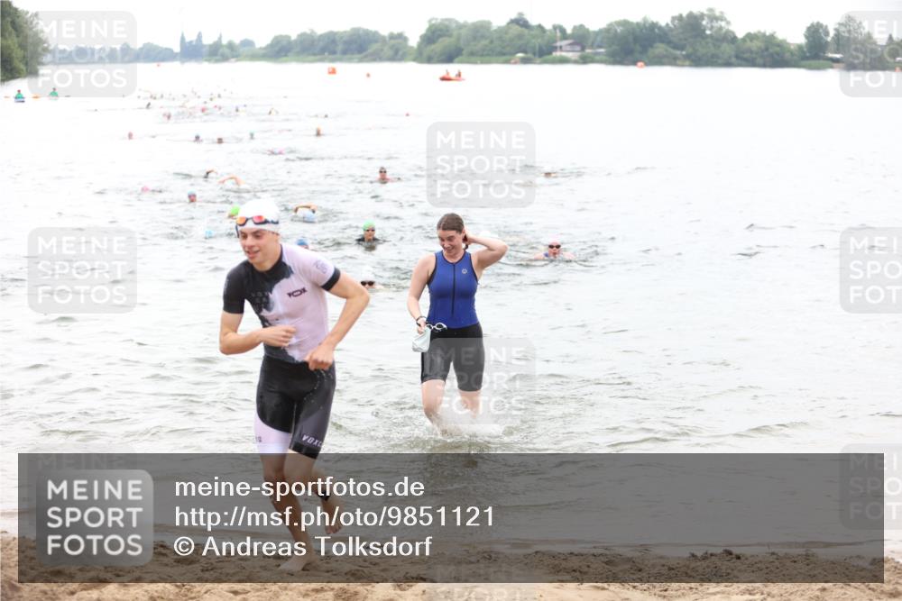 21.06.2026 - 29. Vierlanden-Triathlon Andreas Tolksdorf http://msf.ph/oto/9851121 21.06.2026 10:16:59 Schwimmen 374, 480, 485, 515, 536, 625 meine-sportfotos.de