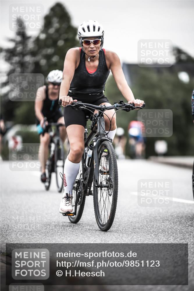 21.06.2026 - 29. Vierlanden-Triathlon H.Heesch http://msf.ph/oto/9851123 21.06.2026 10:28:25 Radfahren 4, 51, 55, 61, 78, 79, 106, 197, 368, 481, 538, 561, 567, 574, 582, 590, 606, 608, 616 meine-sportfotos.de