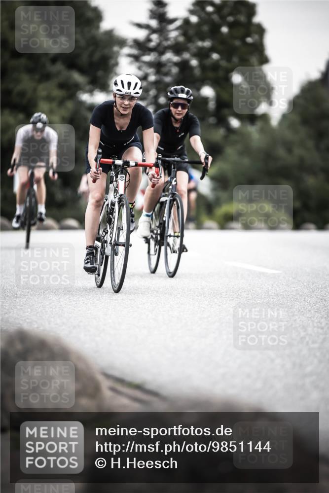 21.06.2026 - 29. Vierlanden-Triathlon H.Heesch http://msf.ph/oto/9851144 21.06.2026 10:28:27 Radfahren 4, 51, 55, 61, 78, 106, 197, 481, 561, 567, 574, 582, 590, 592, 606, 608, 616 meine-sportfotos.de