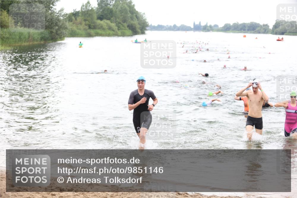21.06.2026 - 29. Vierlanden-Triathlon Andreas Tolksdorf http://msf.ph/oto/9851146 21.06.2026 10:17:05 Schwimmen 386, 480, 488, 515, 521, 533, 591, 625 meine-sportfotos.de