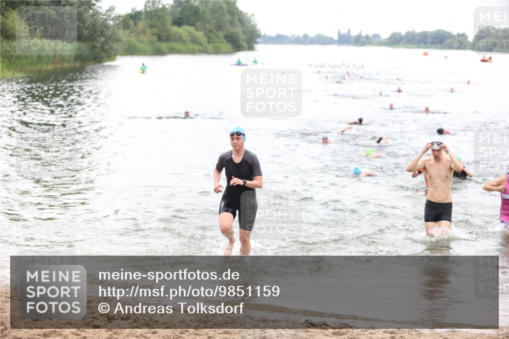 21.06.2026 - 29. Vierlanden-Triathlon Andreas Tolksdorf http://msf.ph/oto/9851159 21.06.2026 10:17:06 Schwimmen 386, 480, 488, 515, 521, 533, 591, 625 meine-sportfotos.de