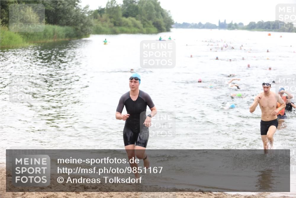 21.06.2026 - 29. Vierlanden-Triathlon Andreas Tolksdorf http://msf.ph/oto/9851167 21.06.2026 10:17:07 Schwimmen 386, 480, 488, 521, 533, 591, 602, 625 meine-sportfotos.de