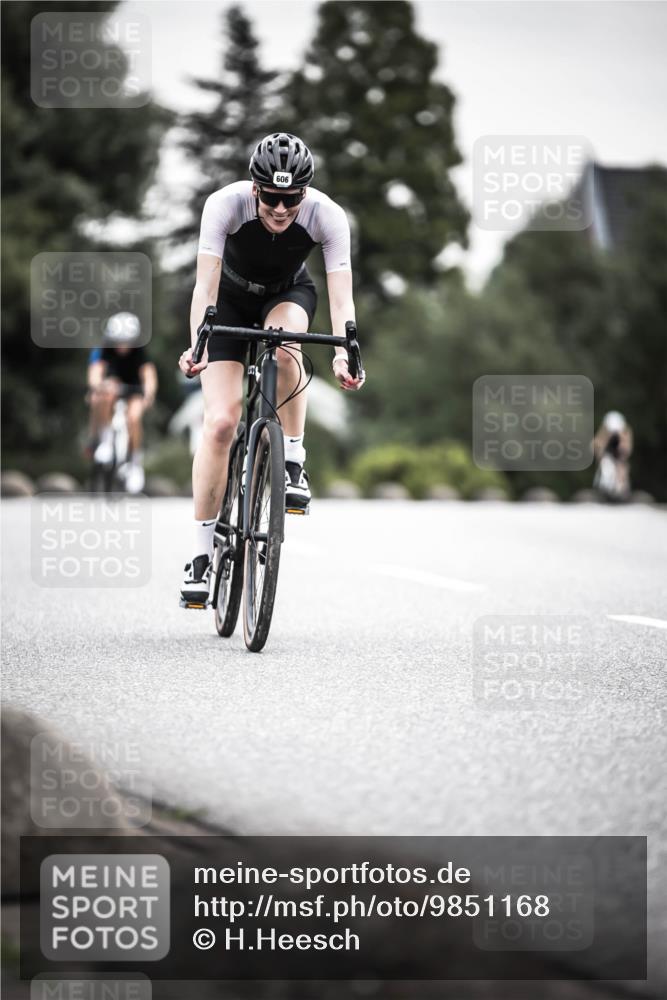 21.06.2026 - 29. Vierlanden-Triathlon H.Heesch http://msf.ph/oto/9851168 21.06.2026 10:28:29 Radfahren 4, 51, 55, 61, 78, 99, 106, 197, 387, 481, 535, 561, 574, 582, 592, 606, 608, 616 meine-sportfotos.de
