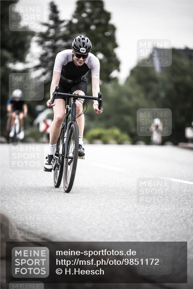 21.06.2026 - 29. Vierlanden-Triathlon H.Heesch http://msf.ph/oto/9851172 21.06.2026 10:28:29 Radfahren 4, 51, 55, 61, 78, 99, 106, 197, 387, 481, 535, 561, 574, 582, 592, 606, 608, 616 meine-sportfotos.de