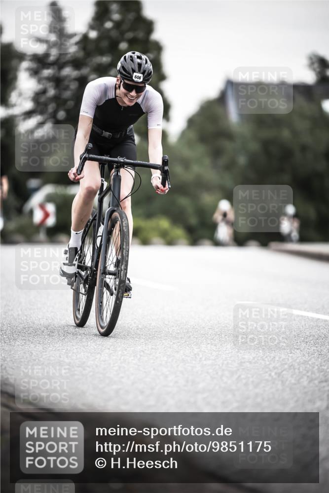 21.06.2026 - 29. Vierlanden-Triathlon H.Heesch http://msf.ph/oto/9851175 21.06.2026 10:28:29 Radfahren 4, 51, 55, 61, 78, 99, 106, 197, 387, 481, 535, 561, 574, 582, 592, 606, 608, 616 meine-sportfotos.de