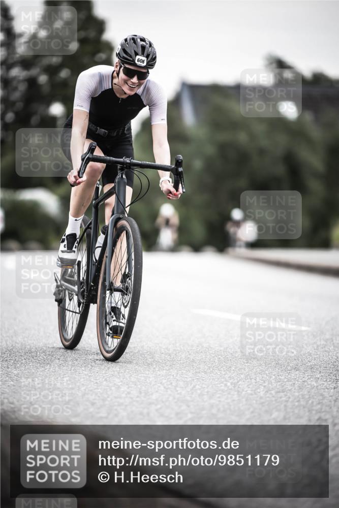 21.06.2026 - 29. Vierlanden-Triathlon H.Heesch http://msf.ph/oto/9851179 21.06.2026 10:28:29 Radfahren 4, 51, 55, 61, 78, 99, 106, 197, 387, 481, 535, 561, 574, 582, 592, 606, 608, 616 meine-sportfotos.de