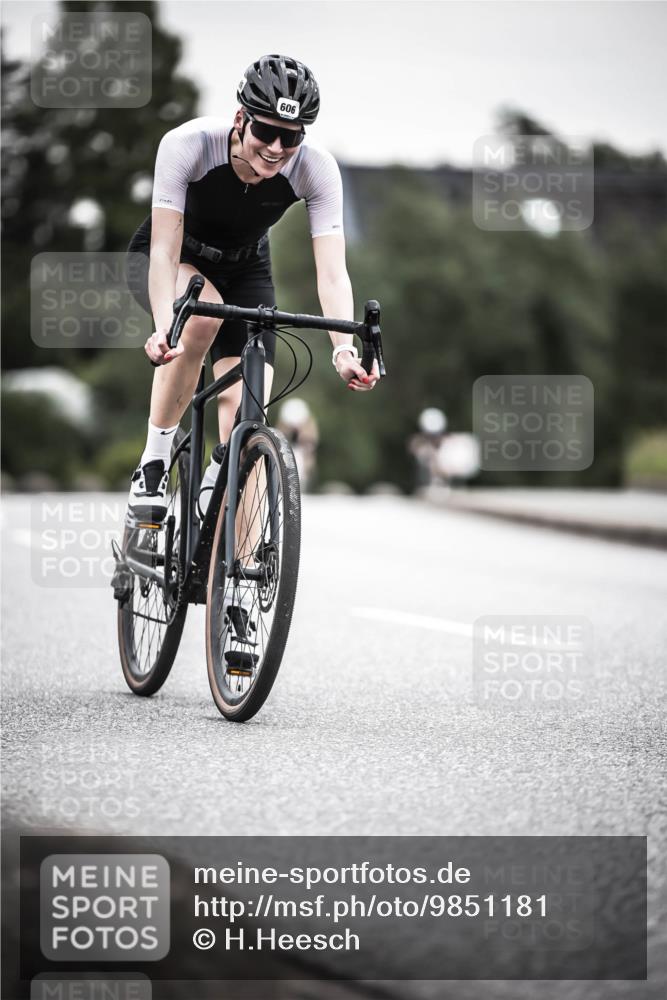 21.06.2026 - 29. Vierlanden-Triathlon H.Heesch http://msf.ph/oto/9851181 21.06.2026 10:28:29 Radfahren 4, 51, 55, 61, 78, 99, 106, 197, 387, 481, 535, 561, 574, 582, 592, 606, 608, 616 meine-sportfotos.de