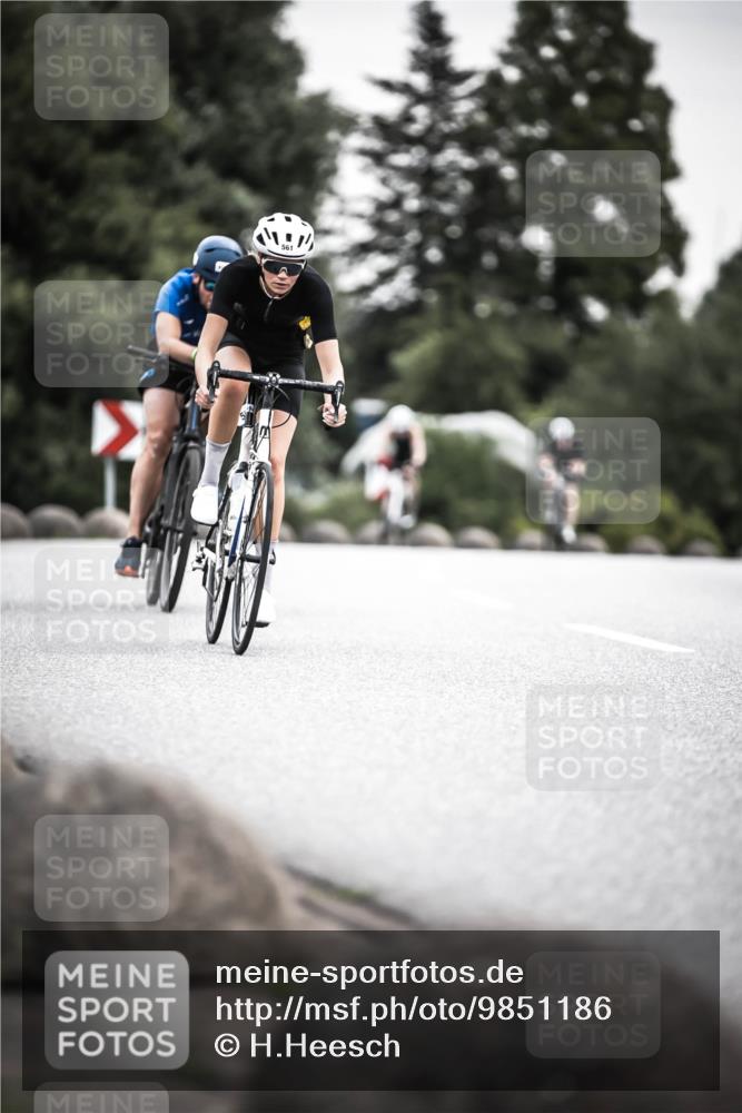 21.06.2026 - 29. Vierlanden-Triathlon H.Heesch http://msf.ph/oto/9851186 21.06.2026 10:28:31 Radfahren 4, 51, 55, 61, 78, 99, 106, 197, 367, 387, 481, 511, 535, 561, 592, 606, 608, 616 meine-sportfotos.de