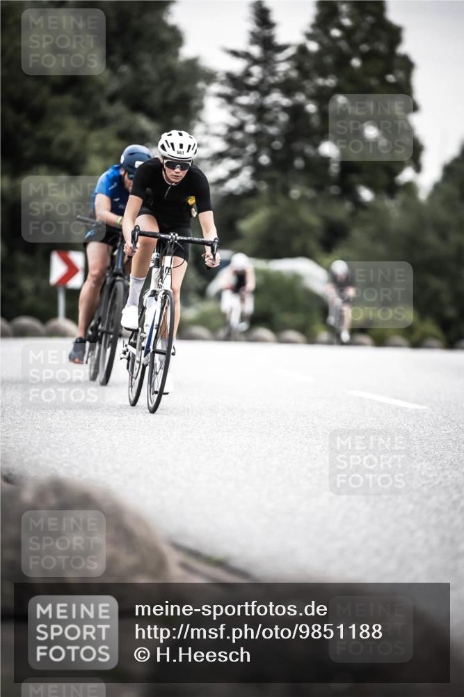 21.06.2026 - 29. Vierlanden-Triathlon H.Heesch http://msf.ph/oto/9851188 21.06.2026 10:28:32 Radfahren 51, 55, 61, 78, 99, 106, 197, 367, 387, 390, 481, 511, 535, 561, 592, 606, 616 meine-sportfotos.de