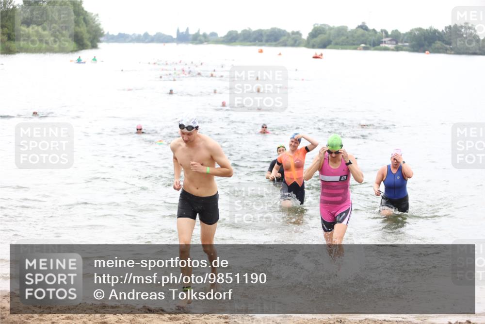 21.06.2026 - 29. Vierlanden-Triathlon Andreas Tolksdorf http://msf.ph/oto/9851190 21.06.2026 10:17:08 Schwimmen 386, 480, 488, 521, 530, 533, 574, 591, 602, 625 meine-sportfotos.de