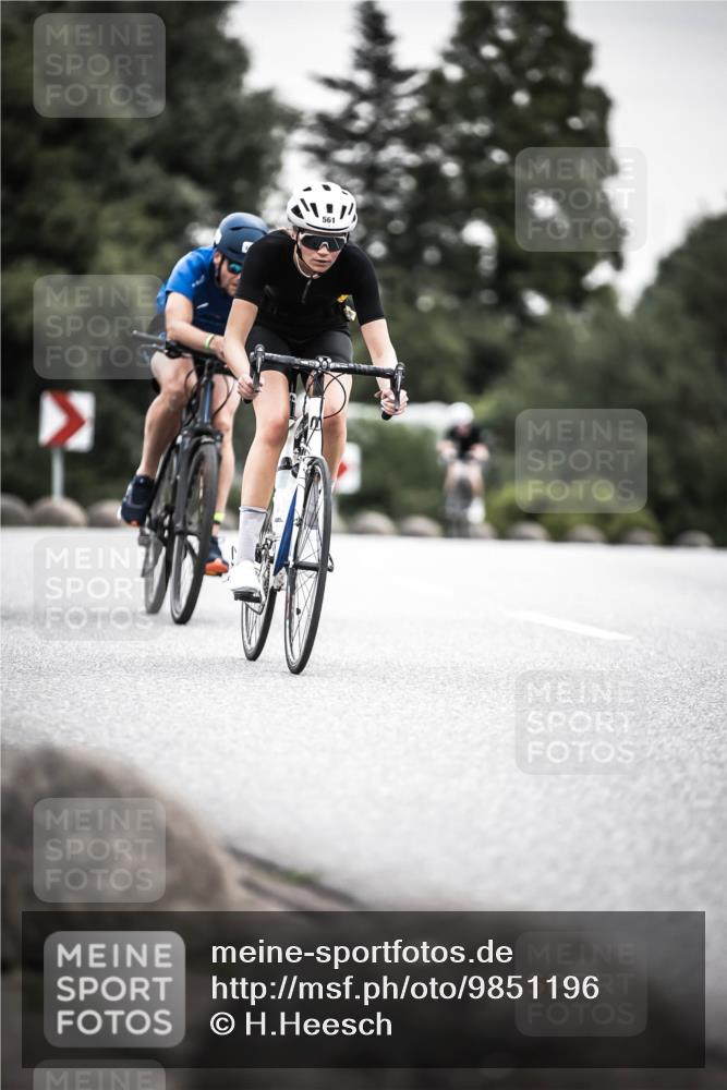 21.06.2026 - 29. Vierlanden-Triathlon H.Heesch http://msf.ph/oto/9851196 21.06.2026 10:28:32 Radfahren 51, 55, 61, 78, 99, 106, 197, 367, 387, 390, 481, 511, 535, 561, 592, 606, 616 meine-sportfotos.de