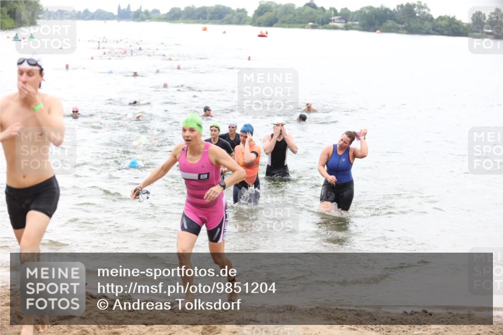 21.06.2026 - 29. Vierlanden-Triathlon Andreas Tolksdorf http://msf.ph/oto/9851204 21.06.2026 10:17:09 Schwimmen 386, 480, 488, 521, 530, 533, 574, 591, 602, 625 meine-sportfotos.de