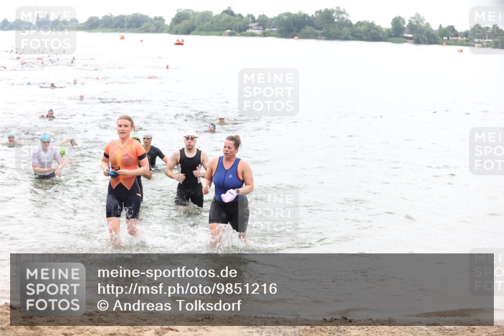 21.06.2026 - 29. Vierlanden-Triathlon Andreas Tolksdorf http://msf.ph/oto/9851216 21.06.2026 10:17:11 Schwimmen 386, 480, 488, 521, 530, 533, 574, 585, 591, 602, 625 meine-sportfotos.de