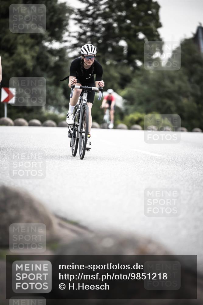 21.06.2026 - 29. Vierlanden-Triathlon H.Heesch http://msf.ph/oto/9851218 21.06.2026 10:28:36 Radfahren 99, 106, 367, 387, 390, 508, 511, 535, 561, 592, 616 meine-sportfotos.de