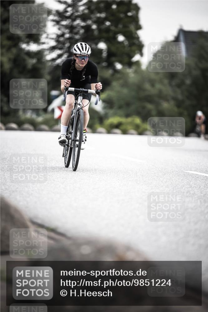 21.06.2026 - 29. Vierlanden-Triathlon H.Heesch http://msf.ph/oto/9851224 21.06.2026 10:28:36 Radfahren 99, 106, 367, 387, 390, 508, 511, 535, 561, 592, 616 meine-sportfotos.de