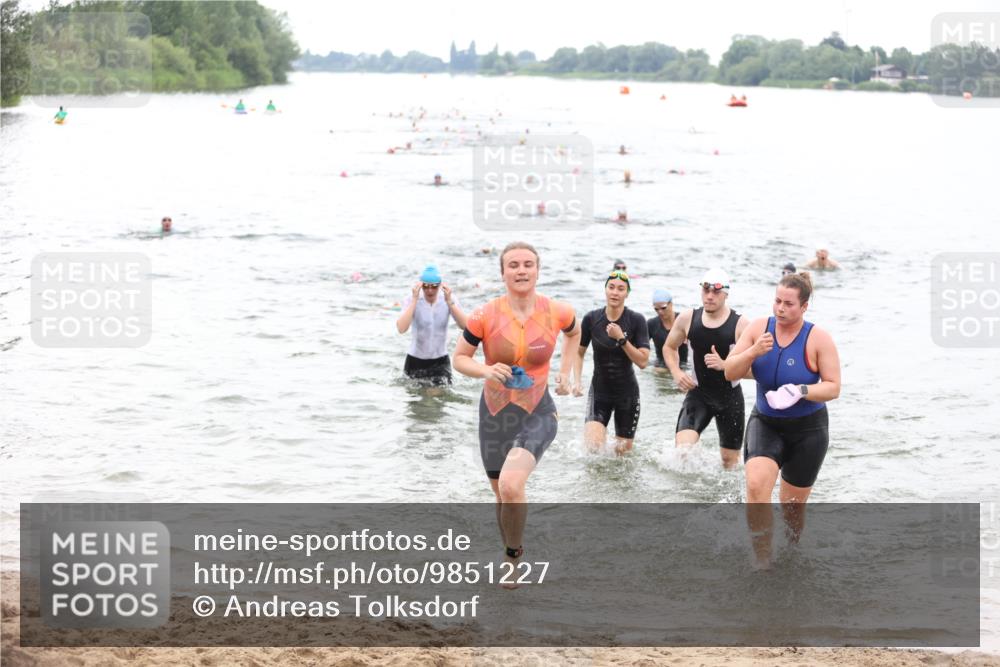 21.06.2026 - 29. Vierlanden-Triathlon Andreas Tolksdorf http://msf.ph/oto/9851227 21.06.2026 10:17:12 Schwimmen 386, 488, 521, 530, 533, 574, 585, 591, 602, 625 meine-sportfotos.de