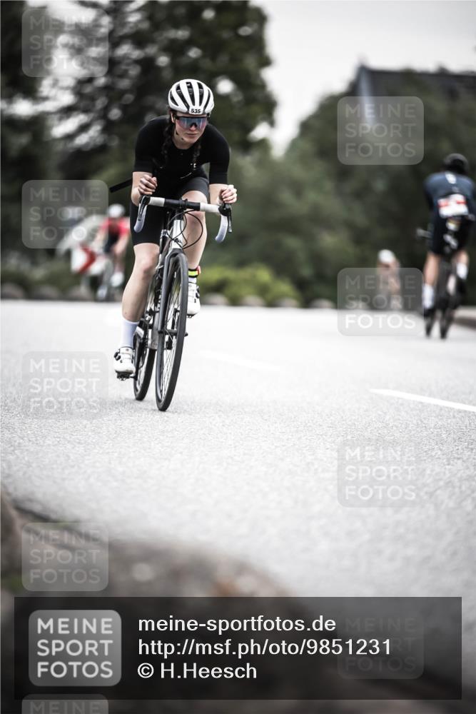 21.06.2026 - 29. Vierlanden-Triathlon H.Heesch http://msf.ph/oto/9851231 21.06.2026 10:28:36 Radfahren 99, 106, 367, 387, 390, 508, 511, 535, 561, 592, 616 meine-sportfotos.de