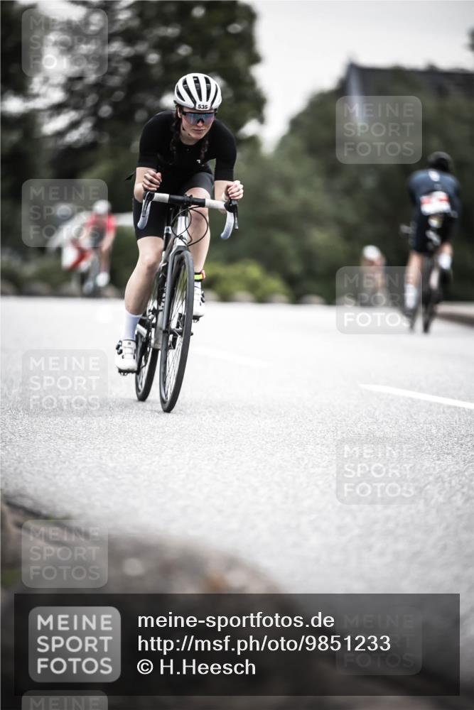 21.06.2026 - 29. Vierlanden-Triathlon H.Heesch http://msf.ph/oto/9851233 21.06.2026 10:28:36 Radfahren 99, 106, 367, 387, 390, 508, 511, 535, 561, 592, 616 meine-sportfotos.de