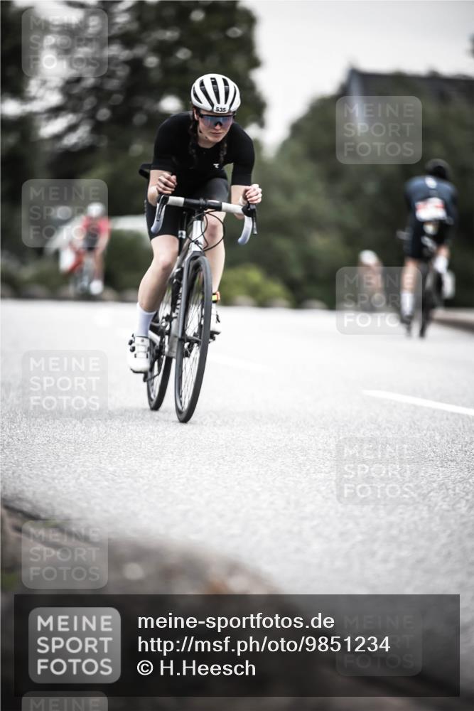 21.06.2026 - 29. Vierlanden-Triathlon H.Heesch http://msf.ph/oto/9851234 21.06.2026 10:28:37 Radfahren 99, 367, 387, 390, 508, 511, 535, 592 meine-sportfotos.de
