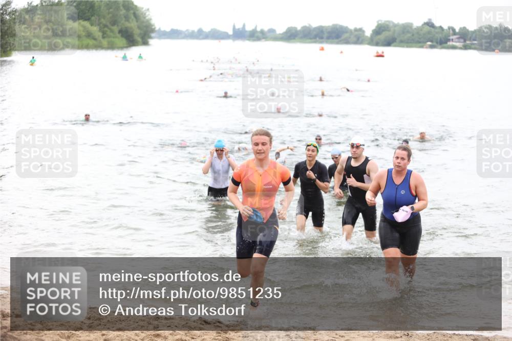 21.06.2026 - 29. Vierlanden-Triathlon Andreas Tolksdorf http://msf.ph/oto/9851235 21.06.2026 10:17:12 Schwimmen 386, 488, 521, 530, 533, 574, 585, 591, 602, 625 meine-sportfotos.de